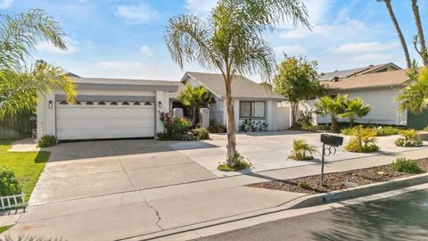 Photo of 736 Granada Drive, Vista, CA 92083 (MLS # NDP2603776)