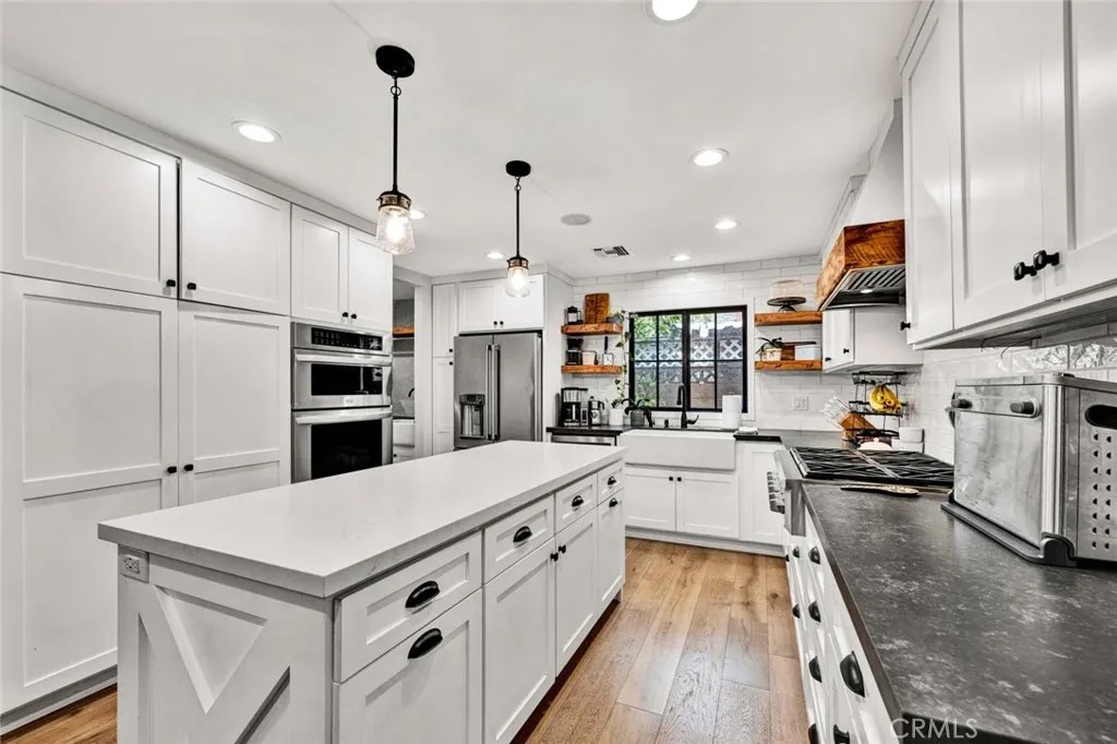 10691 Henderson Avenue