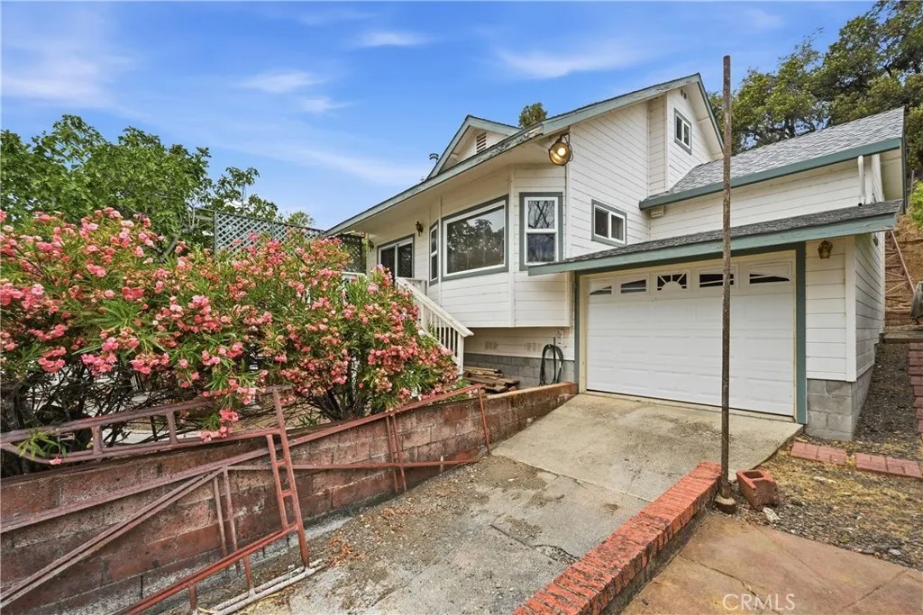 4075 Mesa Drive