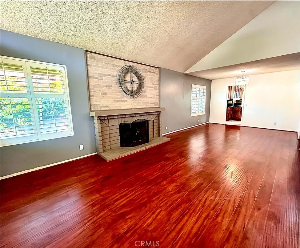 10 Bluff Point Circle