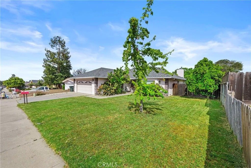 Photo of 1586 El Camino De Vida, Hollister, CA 95023 (MLS # SW26058362)