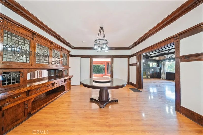 325 W Ramona