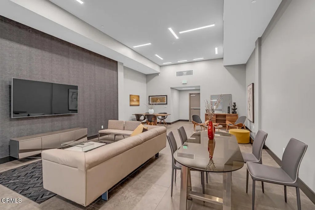 178 S Euclid Avenue 412