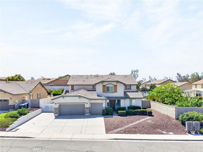 23347 Crystal Way