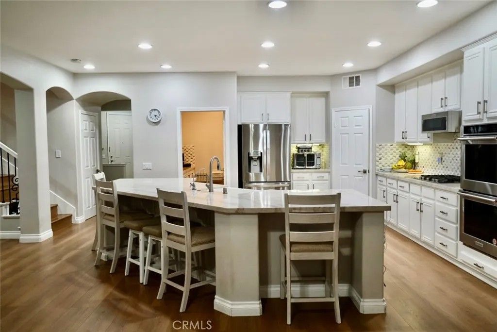 Photo of 29223 Bernardo Way, Valencia, CA 91354 (MLS # GD25281659)