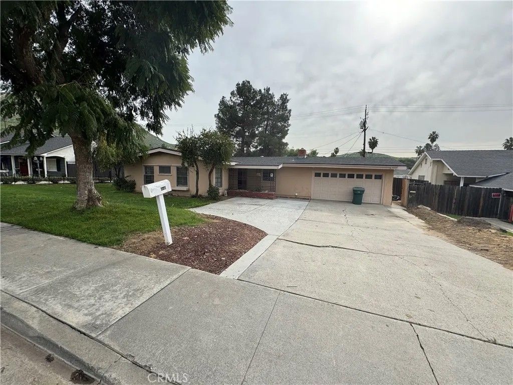 Photo of 202 Spieth Way, Riverside, CA 92507 (MLS # PW26015057)