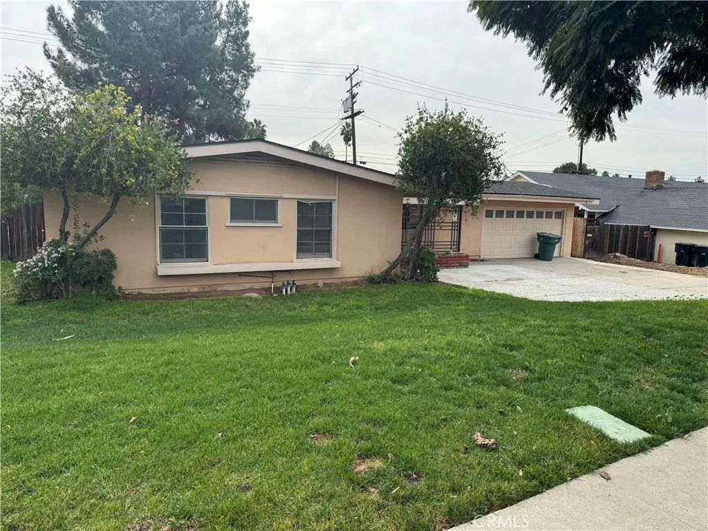 Photo of 202 Spieth Way, Riverside, CA 92507 (MLS # PW26015057)
