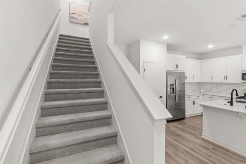 Tiny photo for 319 Minneola Place, Fallbrook, CA 92028 (MLS # NDP2510276)