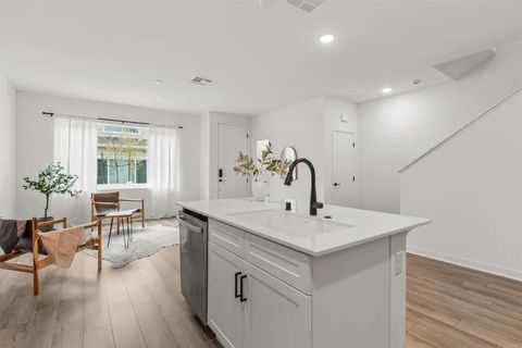 Tiny photo for 319 Minneola Place, Fallbrook, CA 92028 (MLS # NDP2510276)