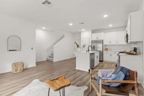 Tiny photo for 319 Minneola Place, Fallbrook, CA 92028 (MLS # NDP2510276)