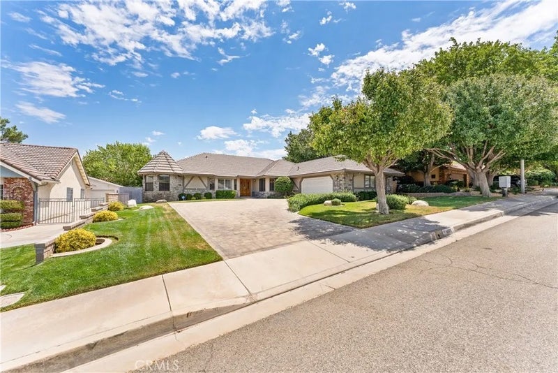 41628 Crispi Lane