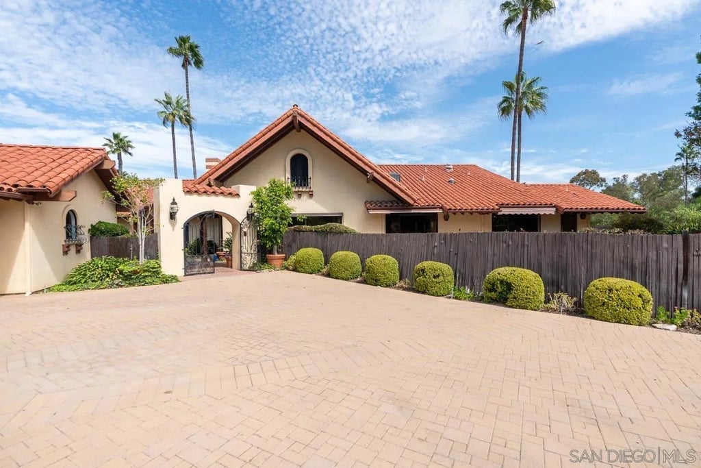 Photo of 6503 Via Dos Valles, Rancho Santa Fe, CA 92067 (MLS # 260022166)