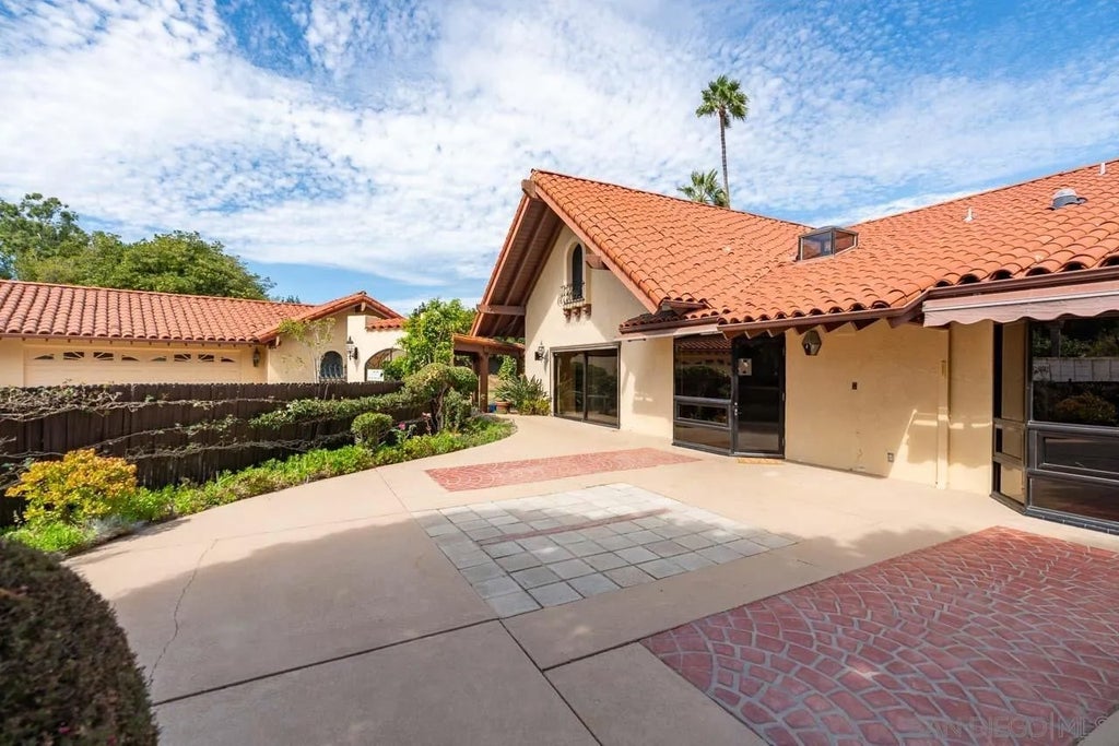 Photo of 6503 Via Dos Valles, Rancho Santa Fe, CA 92067 (MLS # 260022166)