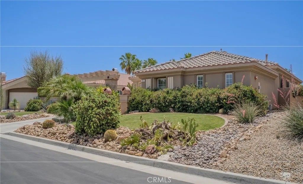 Photo of 41 Vista Mirage Way, Rancho Mirage, CA 92270 (MLS # SR26001783)