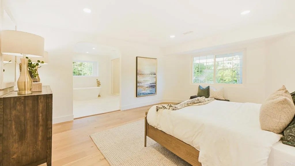 2399 Ivy Road