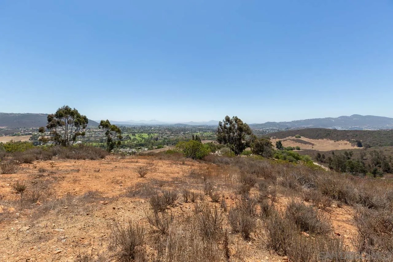 N Twin Oaks Valley Rd 0