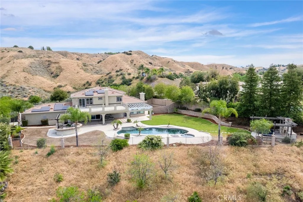 1910 Mesa View Lane