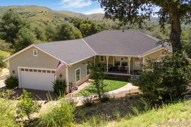 4823 Belvedere