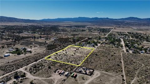3 Lanik Ln Anza CA 92539