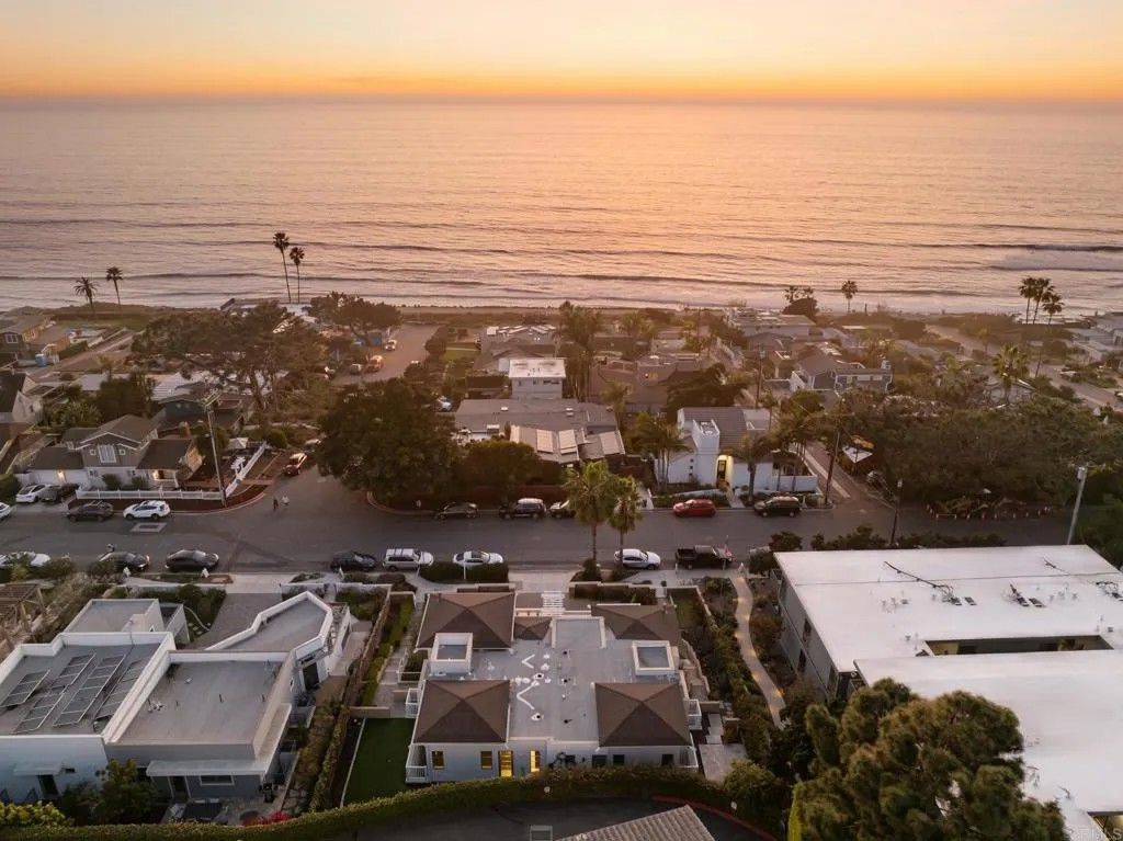 Photo of 611 Stratford Ct, Del Mar, CA 92014 (MLS # NDP2602555)