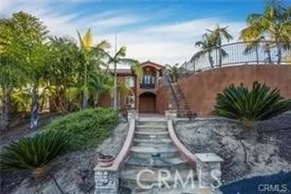 Photo of 2440 Los Alisos Drive, Fallbrook, CA 92028 (MLS # NP26022539)