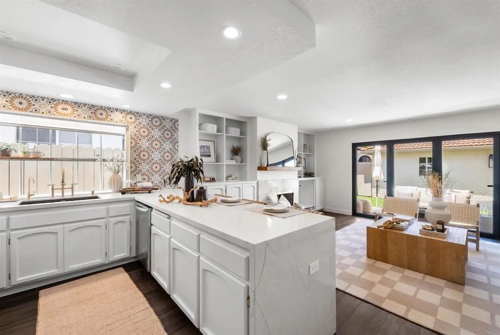 Photo of 274 J Ave, Coronado, CA 92118 (MLS # PTP2604452)