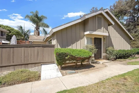 7471 Tooma St Unit B, San Diego, CA 92139 - #: 260018577