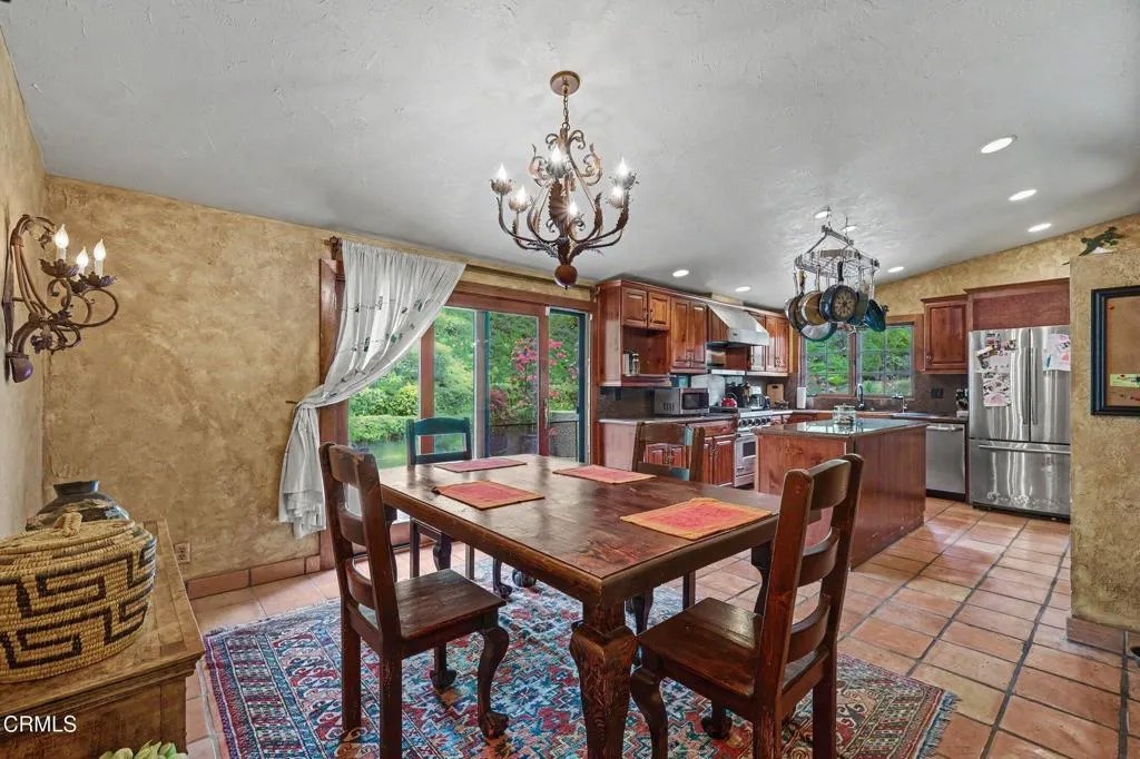 4258 Avenida Prado
