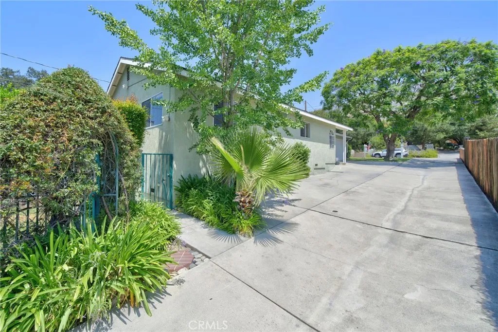300 W Laurel Avenue