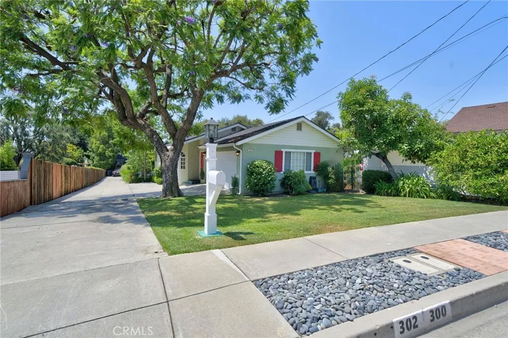 300 W Laurel Avenue