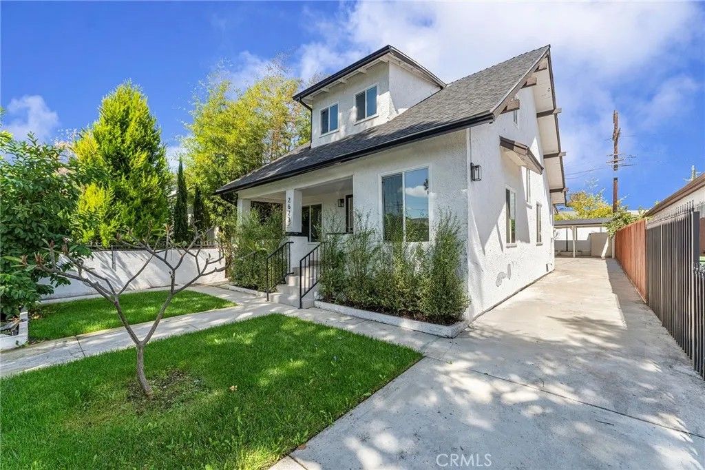 Photo of 2623 Exposition, Los Angeles, CA 90018 (MLS # DW25276326)