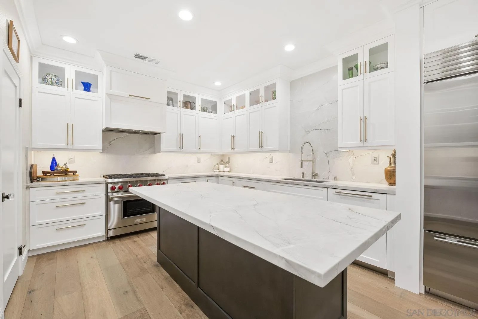 6467 Alexandri Cir
