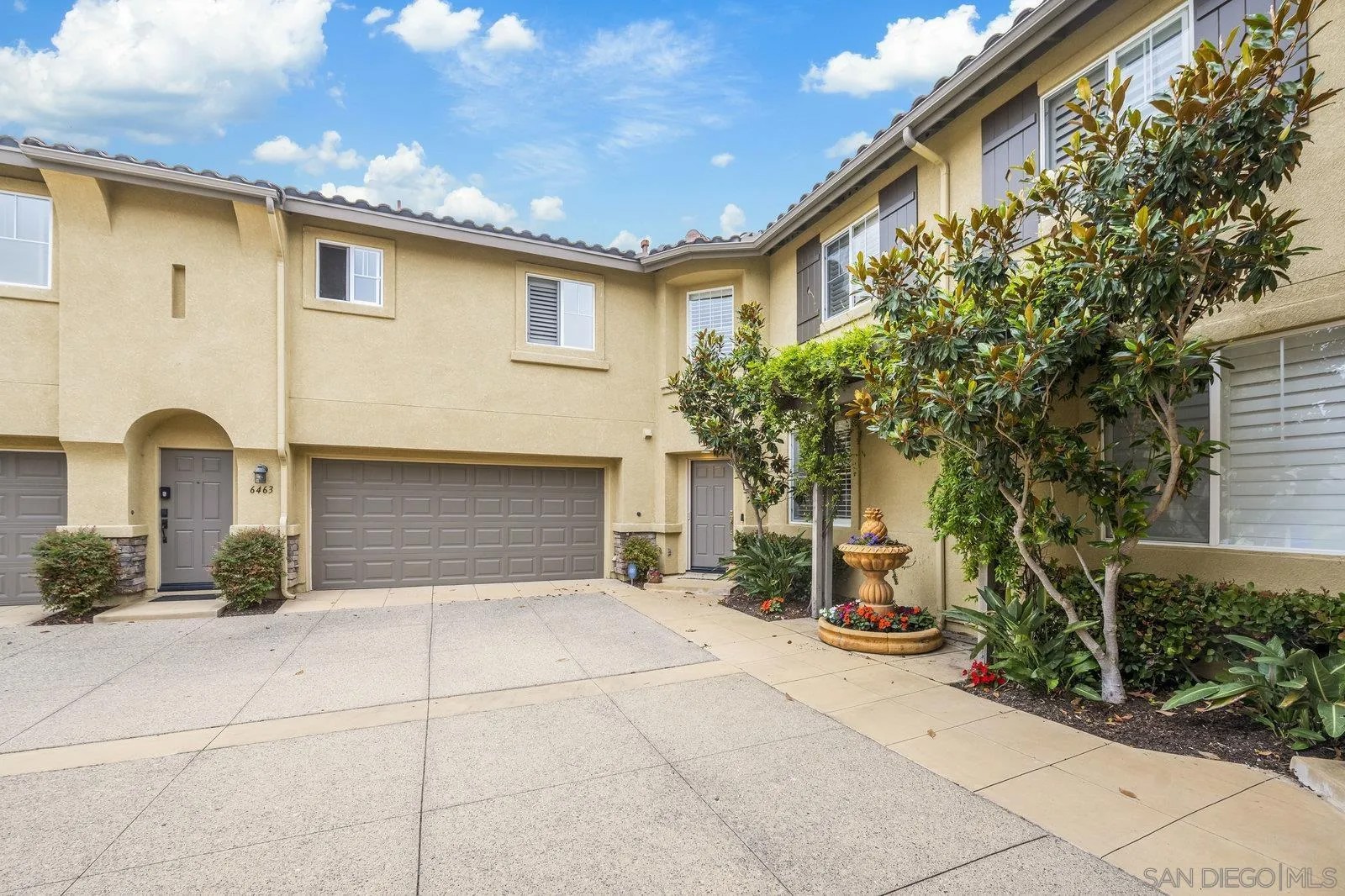6467 Alexandri Cir