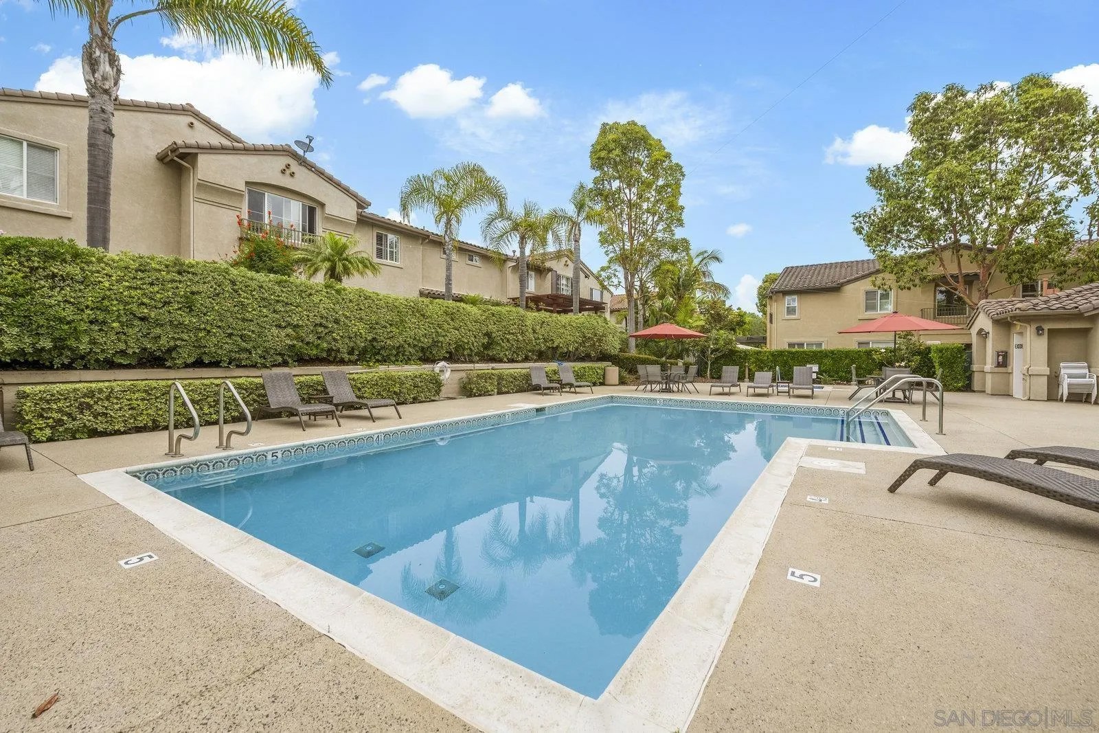 6467 Alexandri Cir