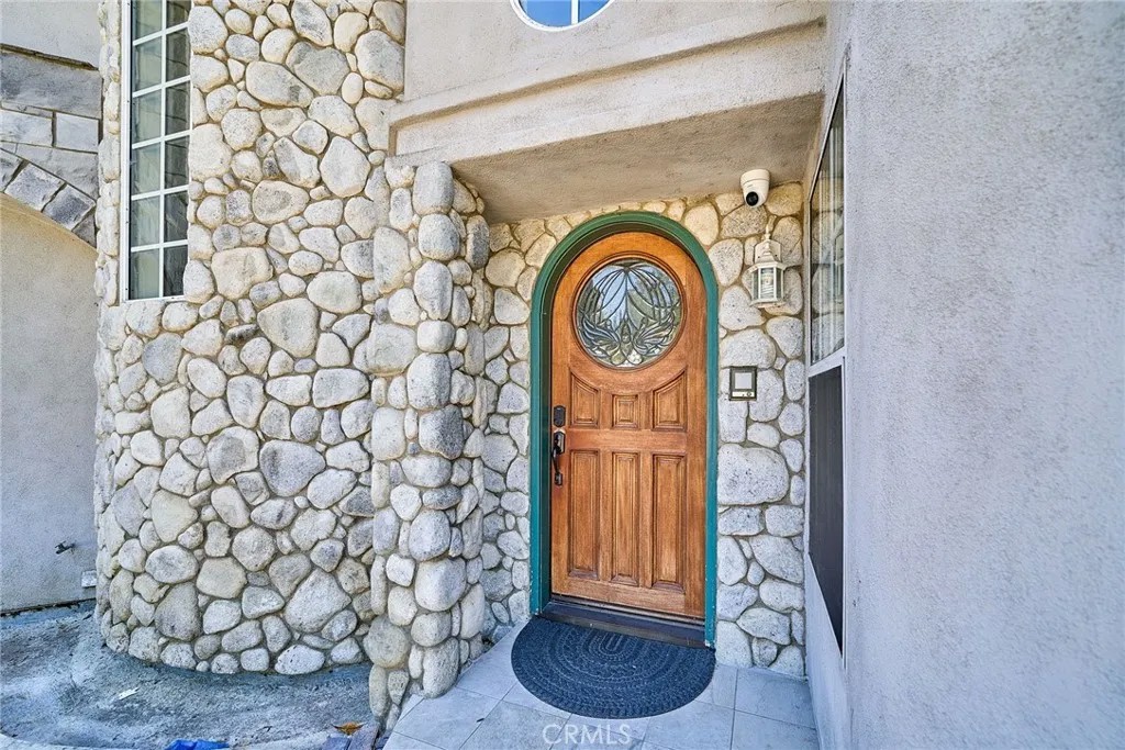 1089 Village Drive