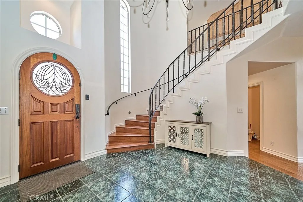 1089 Village Drive