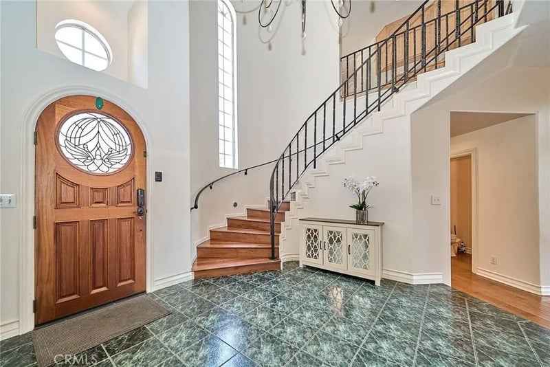1089 Village Drive