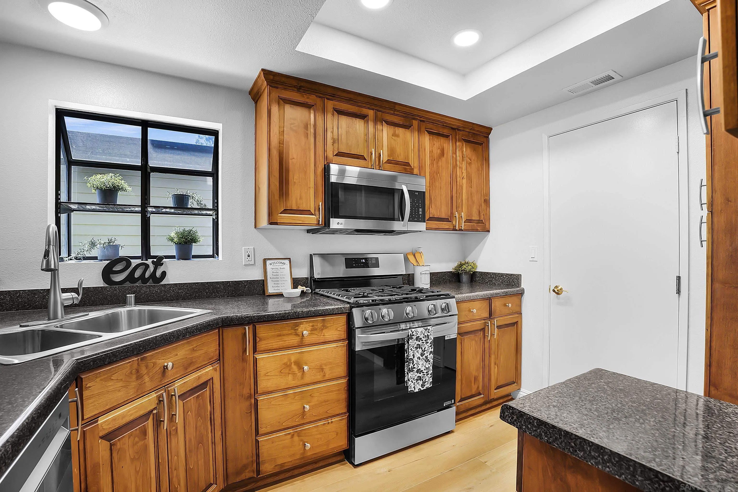 1059 Shadowridge Dr 9