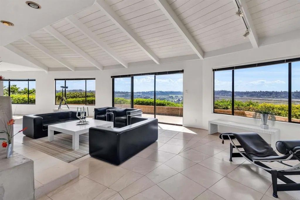 Photo of 4594 Vista De La Patria, Del Mar, CA 92014 (MLS # NDP2601909)