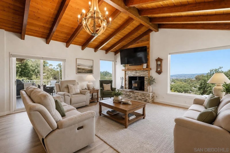 1049 Ranchito Court