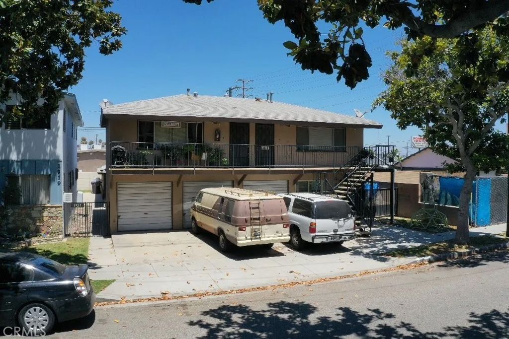 Photo of 1921 E Washington St, Long Beach, CA 90805 (MLS # PW26061687)