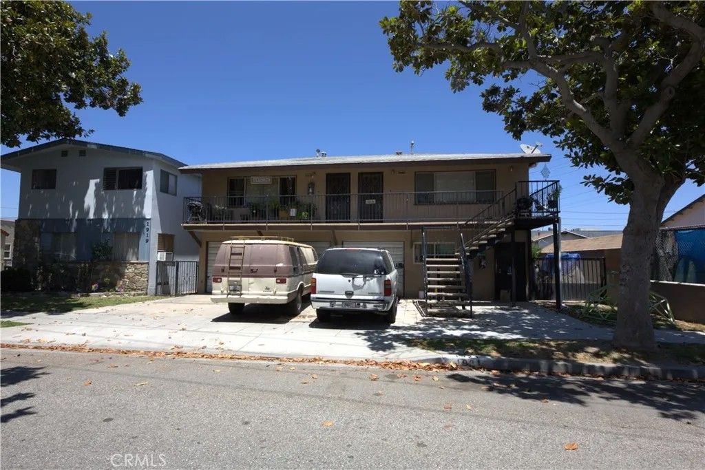 Photo of 1921 E Washington St, Long Beach, CA 90805 (MLS # PW26061687)