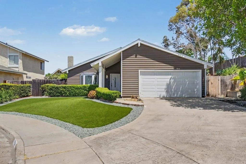 104 Lechuza Ln