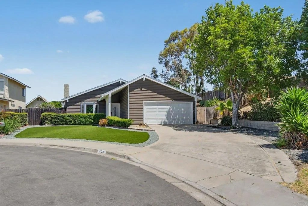 104 Lechuza Ln