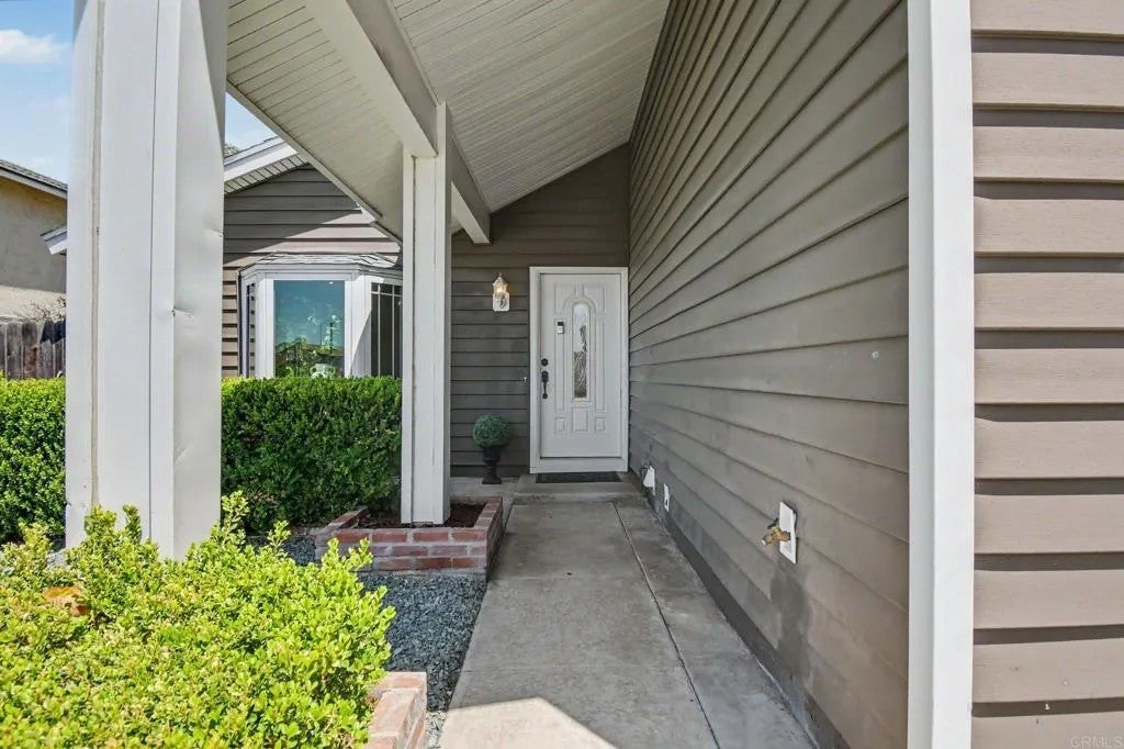 104 Lechuza Ln