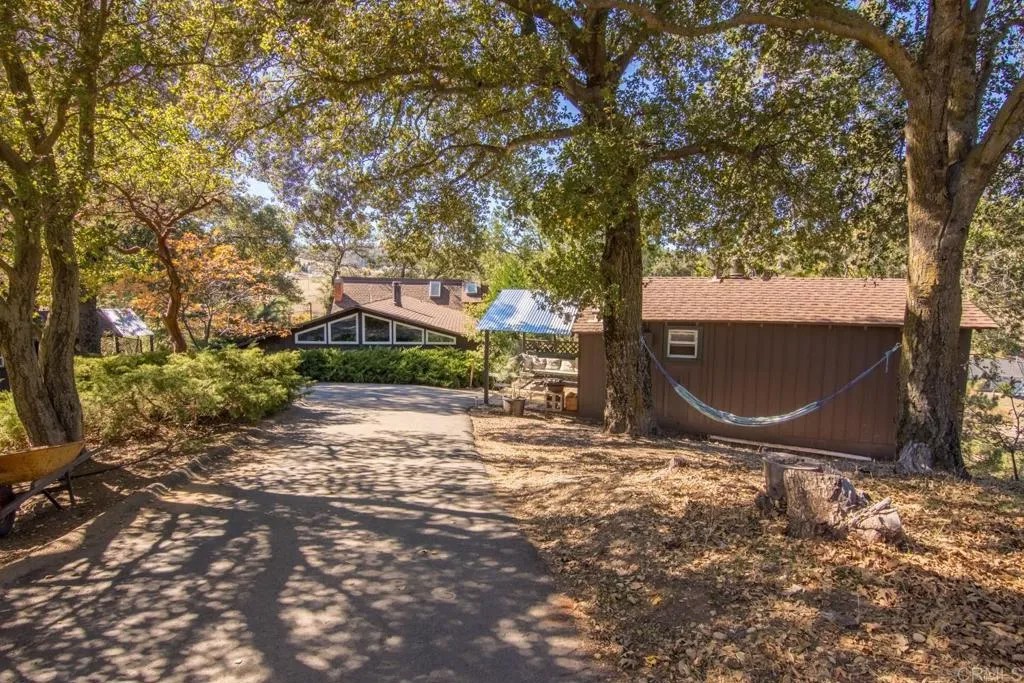 2112 Whispering Pines Drive