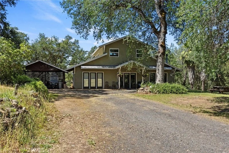 13833 Centerville