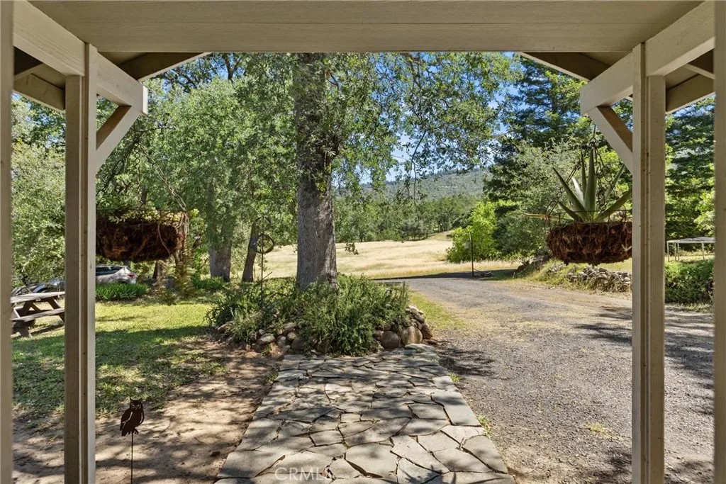 13833 Centerville
