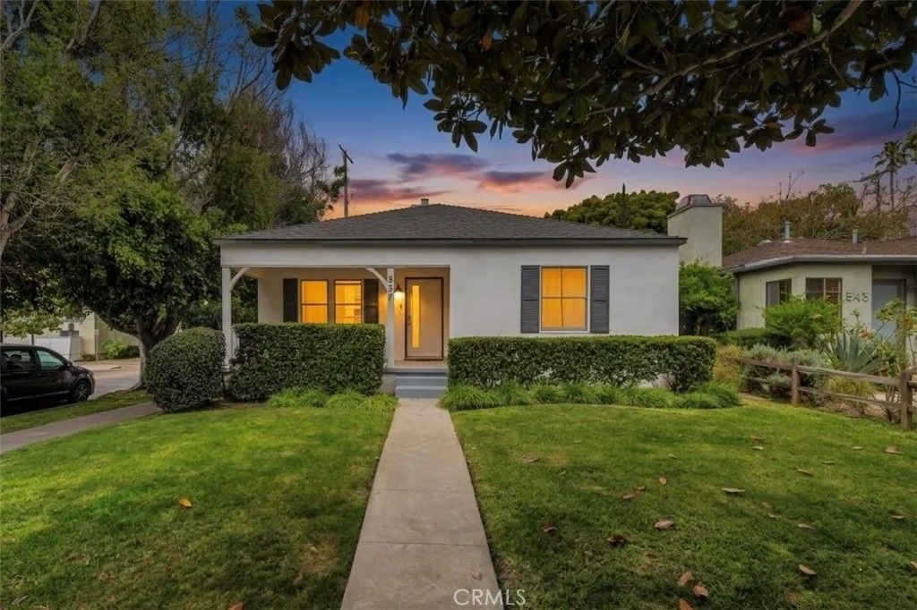 Photo of 537 28th Ave, Venice, CA 90291 (MLS # CV26069720)