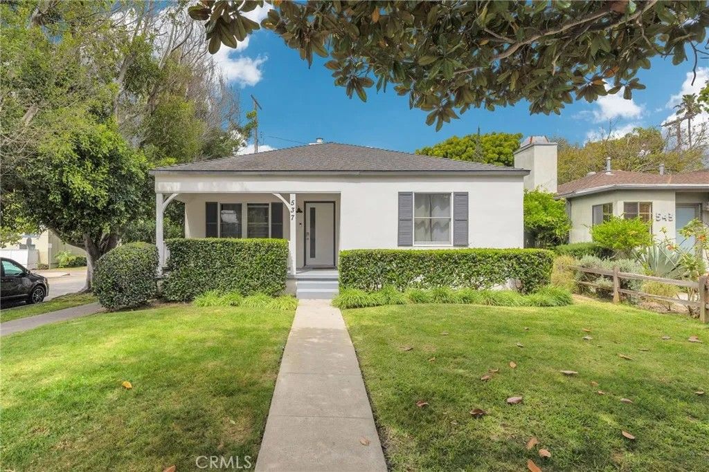 Photo of 537 28th Ave, Venice, CA 90291 (MLS # CV26069720)